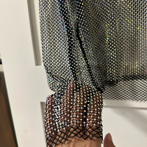 Beautiful sheer black top - Picture 3 of 4